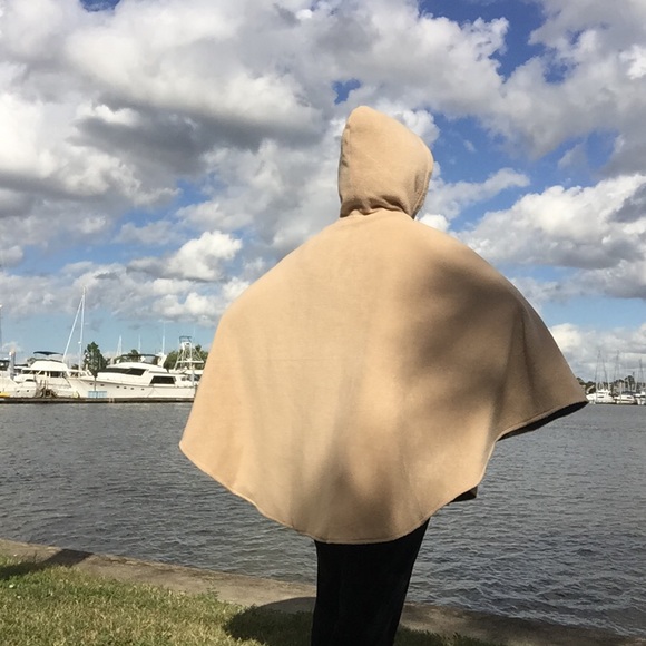 Reversible cape - Picture 2 of 8